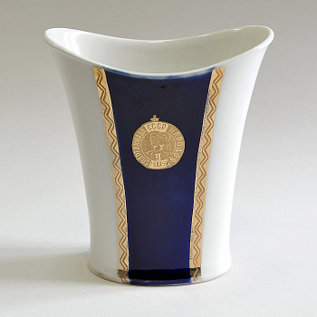 Памятная ваза «Спартакиада народов СССР», ЛФЗ