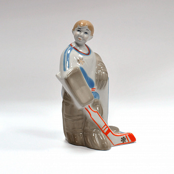 Хоккеист-вратарь. Советская авторская фарфоровая статуэтка 