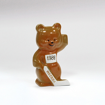 Мишка-хоккеист. Чемпионат мира по хоккею 1986 года, фарфоровая статуэтка