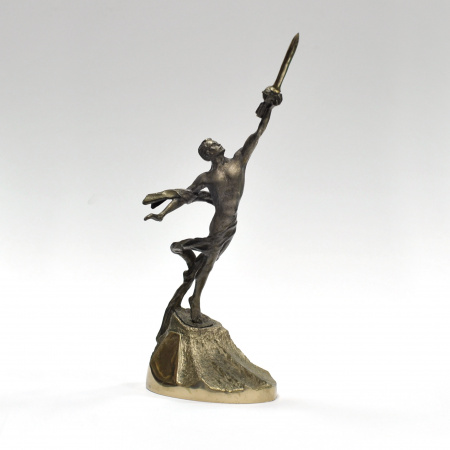 К звездам. Советская космонавтика, старинная статуэтка