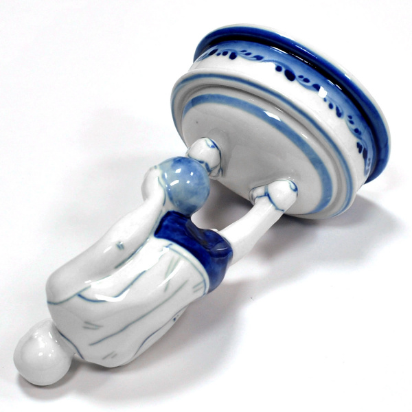 баскетболист. фарфоровая статуэтка, гжель